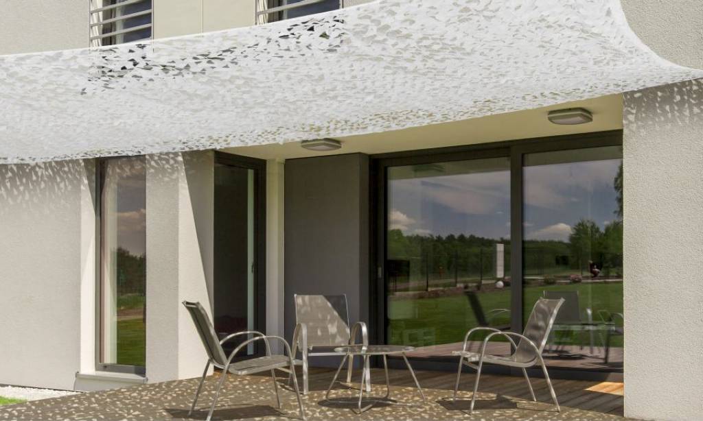 Ombrière Blanche voile camouflage